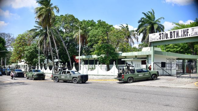 Arriban a Tabasco 300 militares