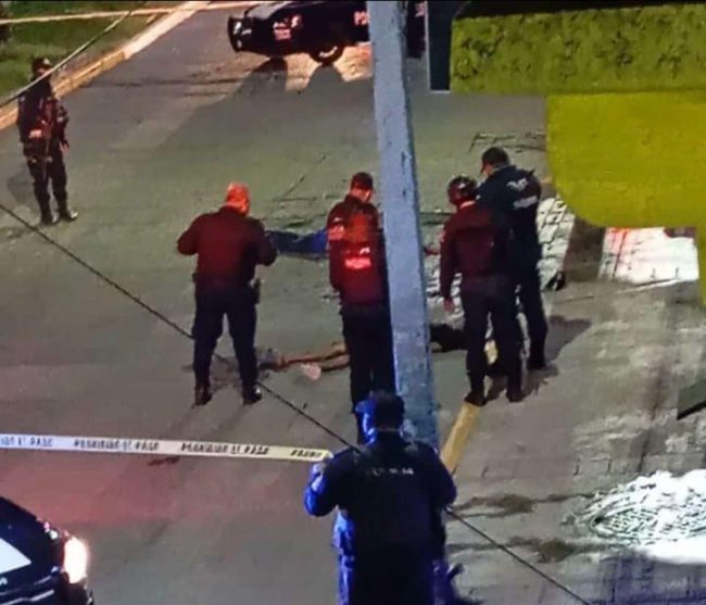 Sujetos armados ejecutan a dos hombres 