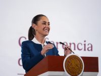 Firman México y gasolineros acuerdo para poner tope al precio de la gasolina a 24 pesos