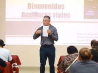 Capacitan Centro y CMIC a las mujeres como auxiliares viales 