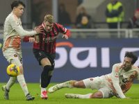 Santi Giménez debutó en grande con el AC Milan