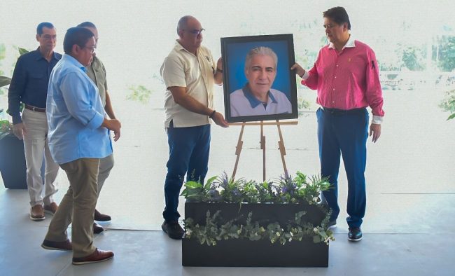 Rinden homenaje póstumo a Óscar González Terrones