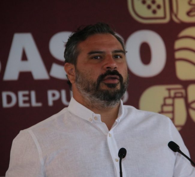 Hay medicamentos contra el VIH: Calderón