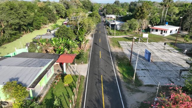 Rehabilitan carretera para el poblado Yoloxóchitl