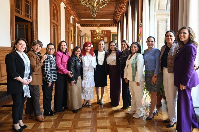 Se reúnen Sheinbaum y 24 gobernadores de la 4T