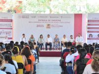 Con entrega de becas “Rita Cetina” se mejoran las condiciones de estudio de los alumnos