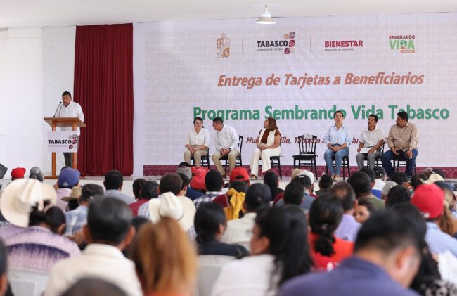 Entrega Javier May 306 tarjetas de Sembrando Vida Tabasco