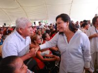 Beneficia Yolanda Osuna a 850 familias con paquetes de láminas para vivienda