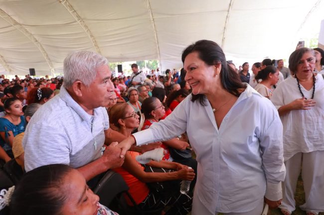 Beneficia Yolanda Osuna a 850 familias con paquetes de láminas para vivienda