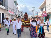 Llevan enrama a San Isidro Labrador en Comalcalco