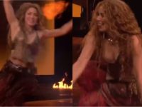 Shakira sufre caída en pleno concierto 