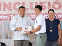 Entregan tabletas electrónicas a 12 mil607 estudiantes de Nacajuca y Jalpa de Méndez