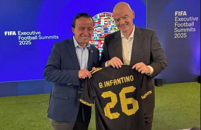 Arriola e Infantino afinarán detalles para el Mundial 2026