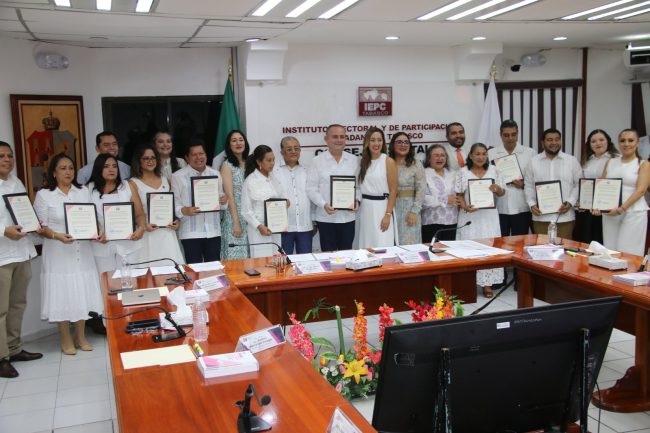 Entregan constancias aelectos para cargos en el PJ