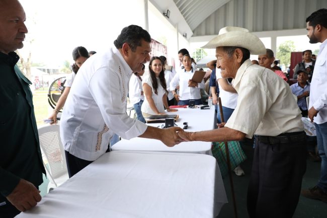 Reciben los habitantes del Poblado C9 de Cárdenas, bienestar, atención y servicios del Gobierno del Pueblo
