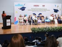 Preside YOH ceremonia de fin de ciclo escolar