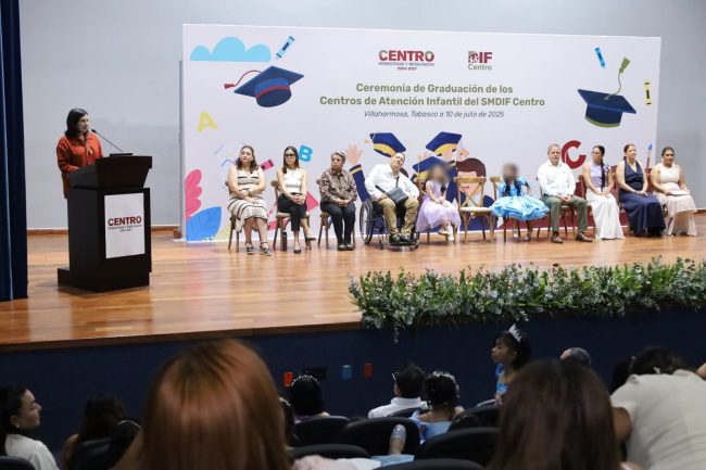 Preside YOH ceremonia de fin de ciclo escolar