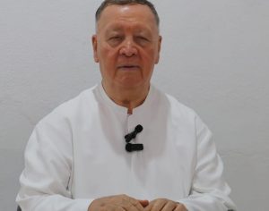 Salud del padre Héctor evoluciona; su recuperación es lenta: Denis Ochoa 