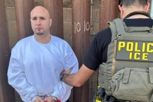 EE.UU. deporta a mexicano con antecedentes por tráfico de personas